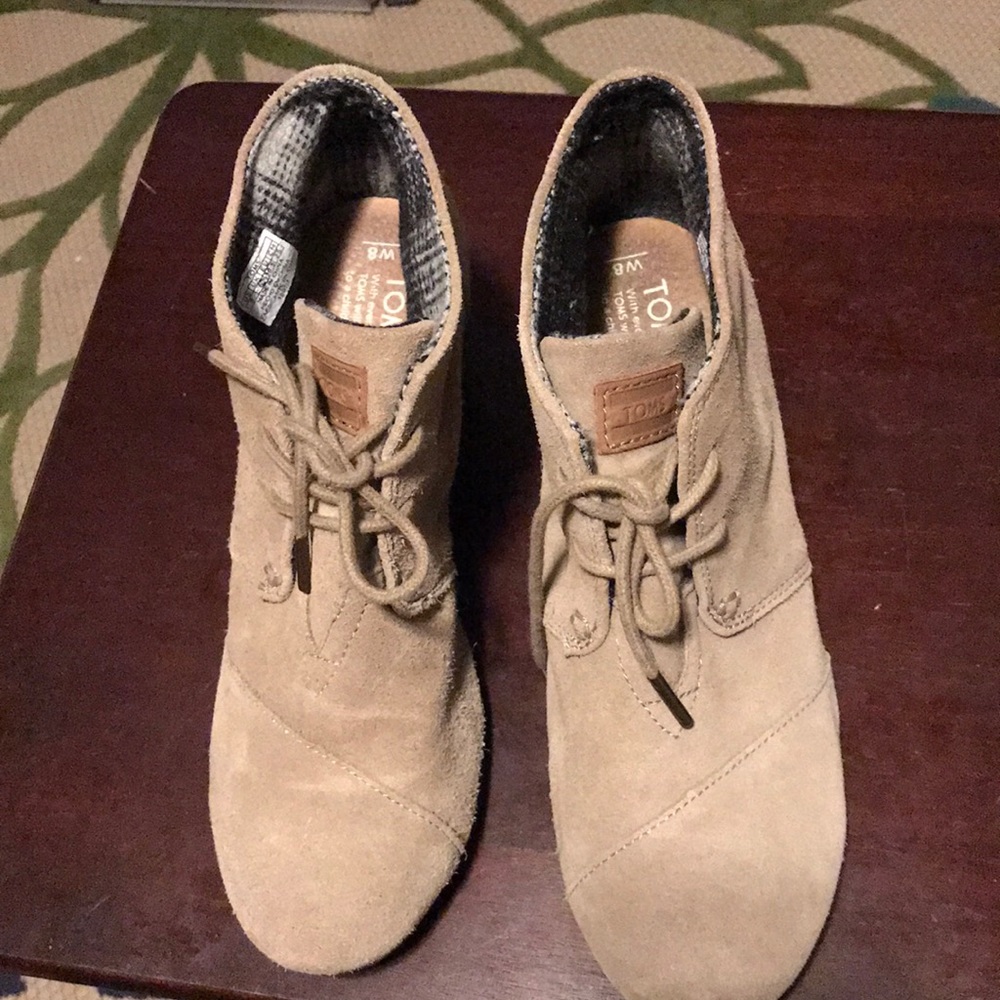 TOMS desert ankle boots size 8